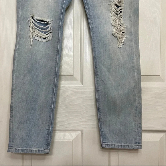 Refugee Distressed Jeans Women’s Size 8 Light Stone Washed Denim - Picture 6 of 12
